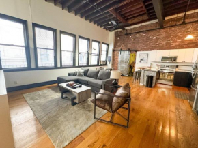Urban Chic Retreat In Back Bay